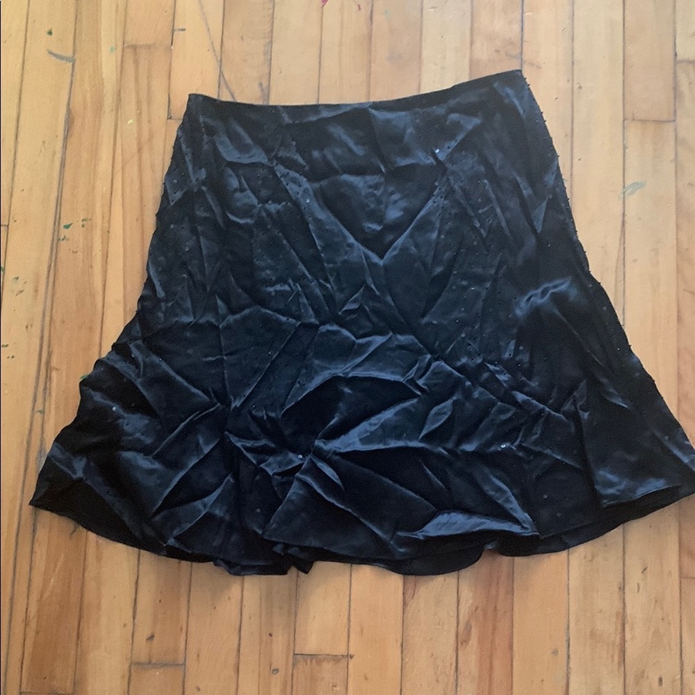 Laundry By Shelli Segal Black beaded y2k 100% silk
Midi skirt